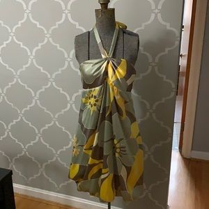 Bubble hem dress size 8 yellow gray tropical